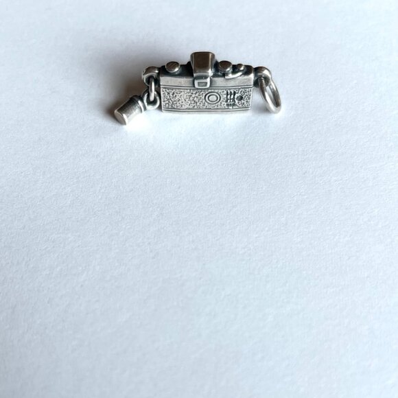 James Avery Sterling Silver 35mm Camera and Canister Charm - Pre-Owned - Picture 7 of 9